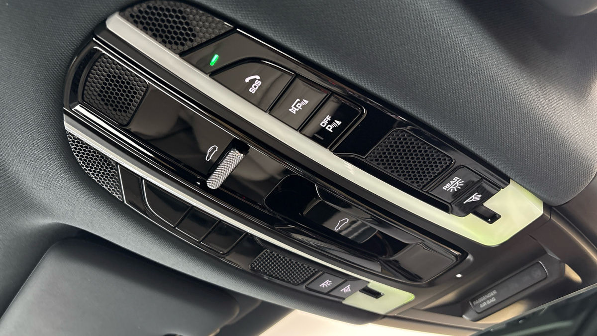 Porsche Cayenne Image 35