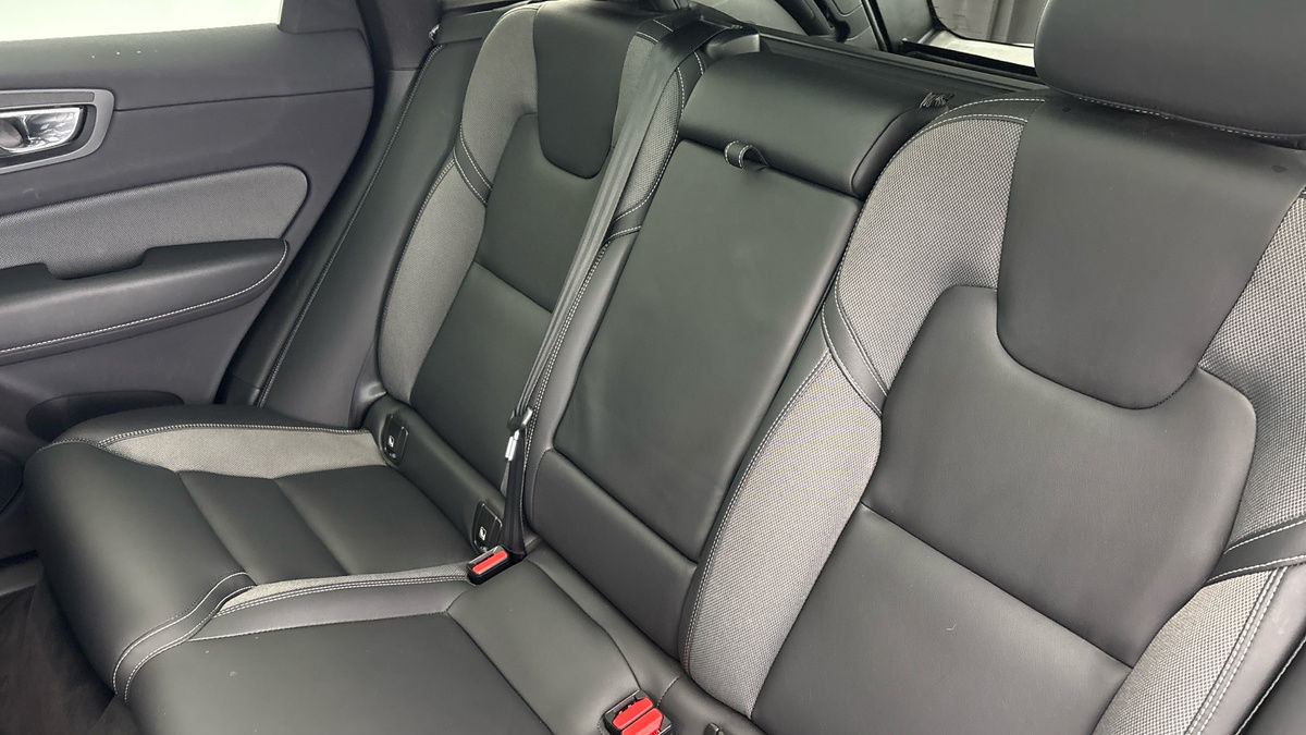 Volvo XC60 Image 8