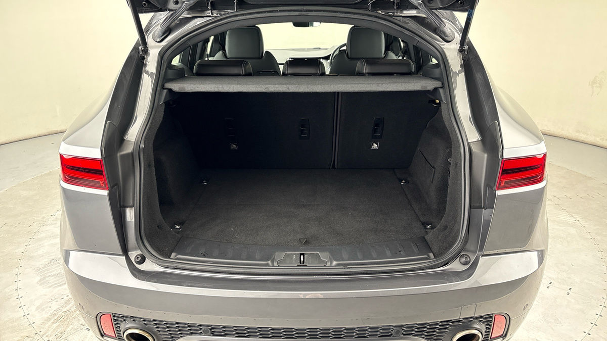 Jaguar E-PACE Image 11