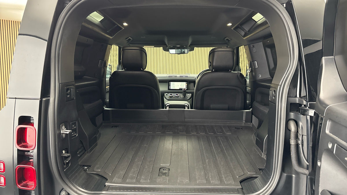 Land Rover Defender 90 Image 11