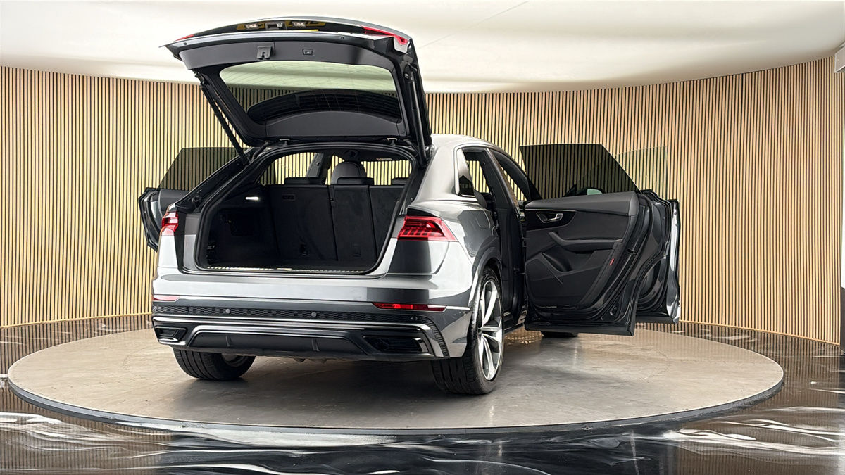 More views of Audi Q8
