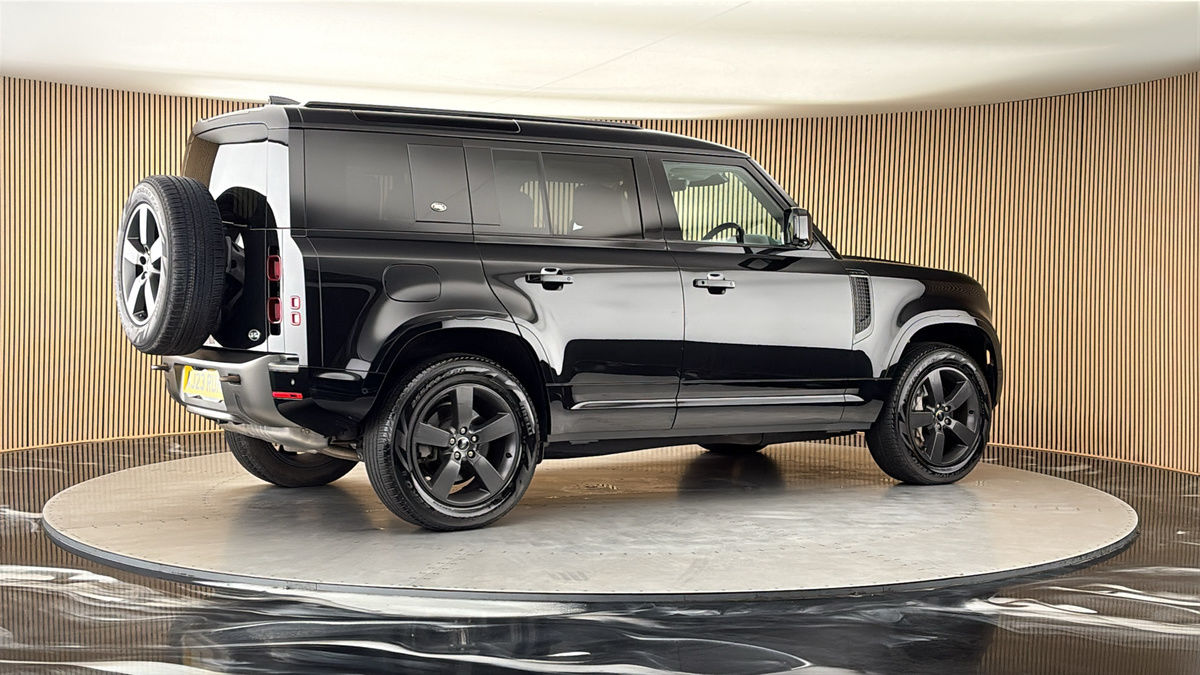More views of Land Rover Defender 110