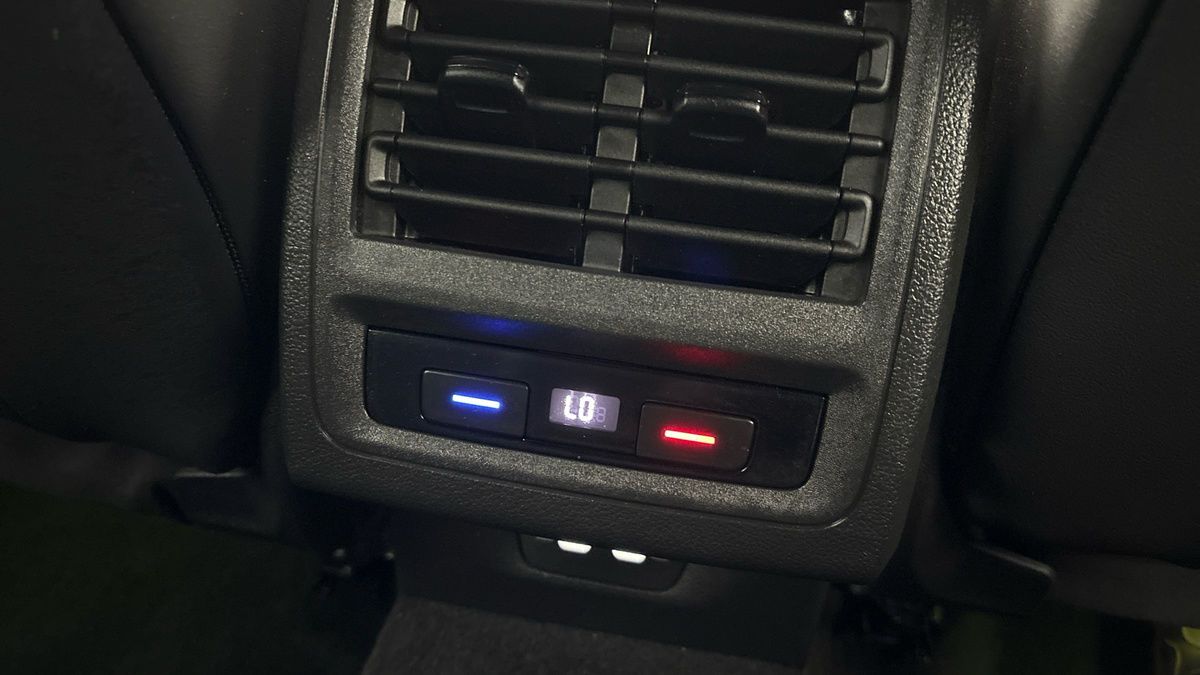Volkswagen Golf Image 28