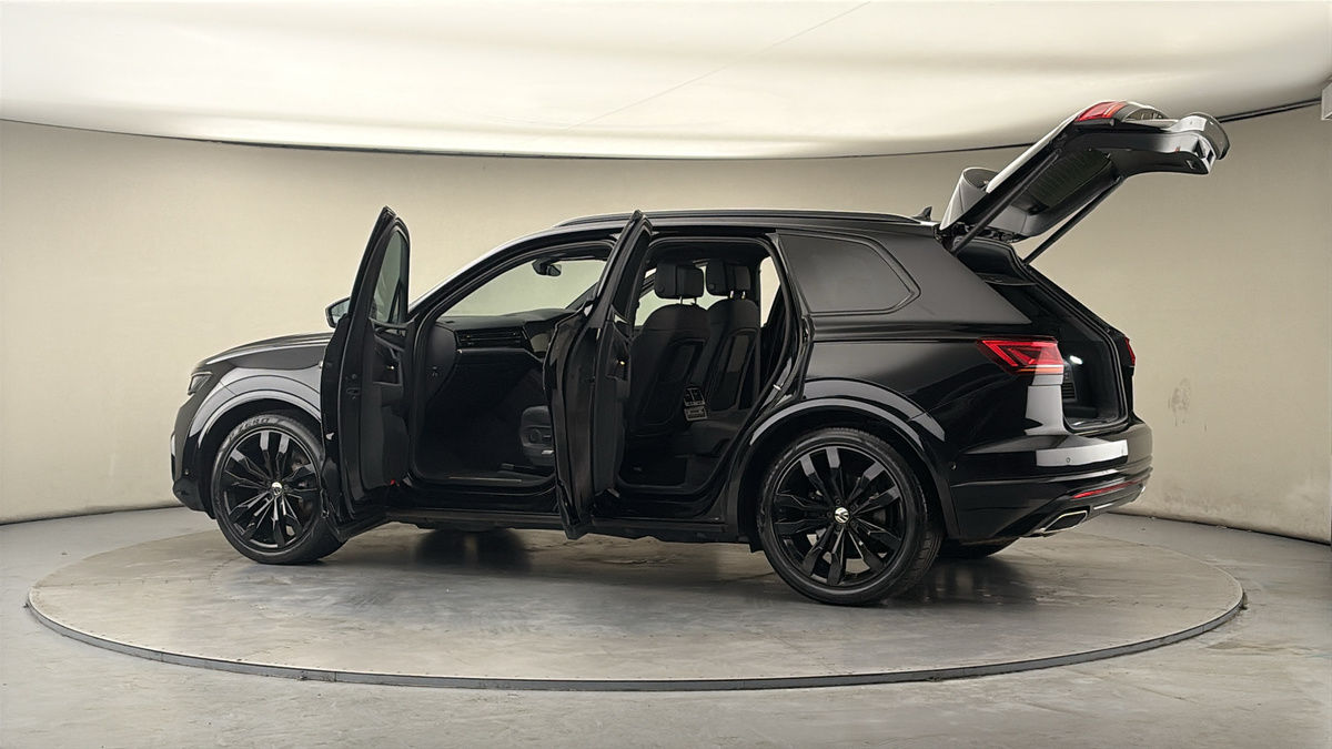 More views of Volkswagen Touareg