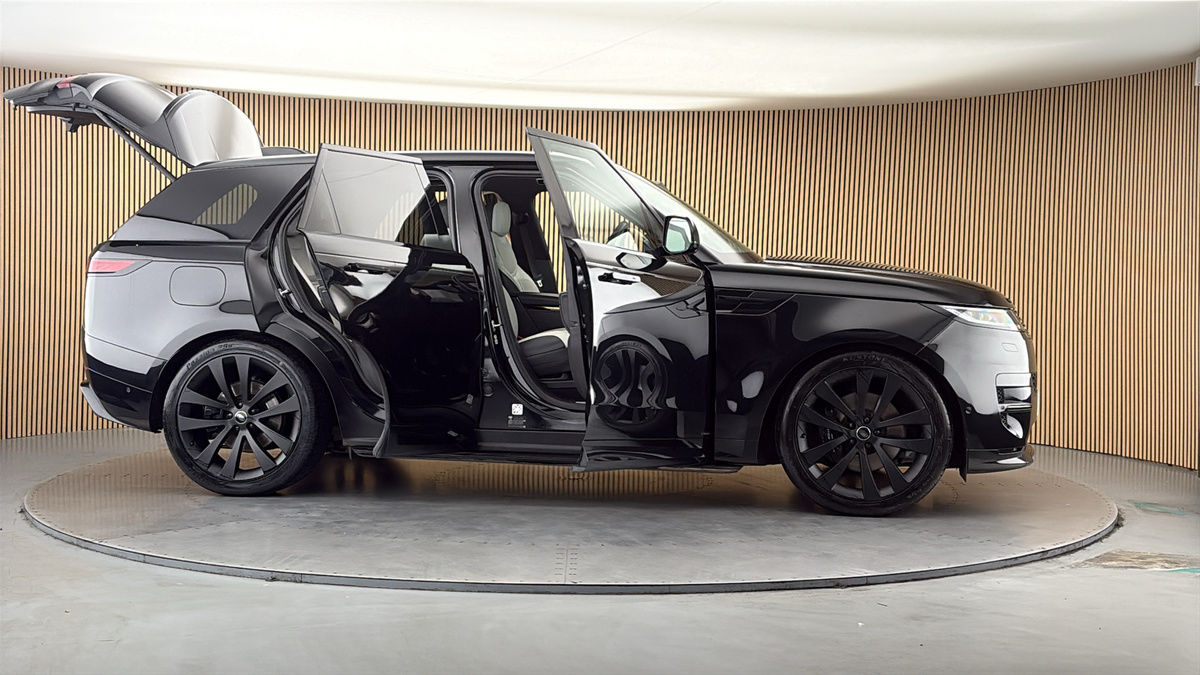 More views of Land Rover Range Rover Sport