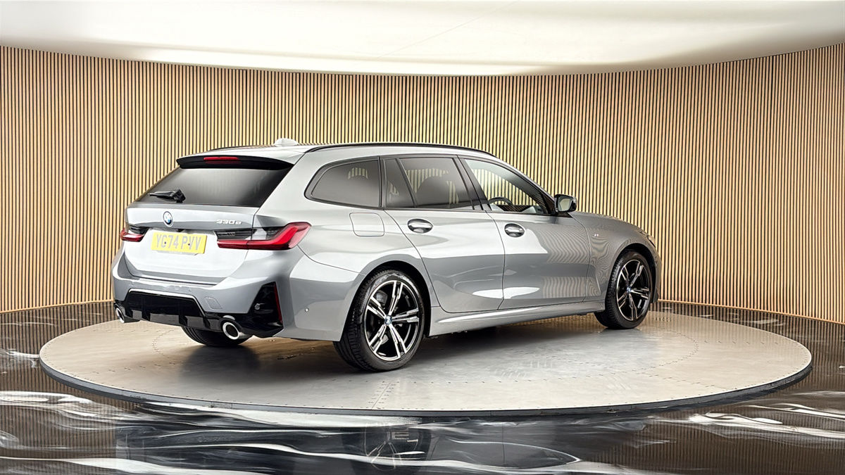 BMW 3 Series Image 21