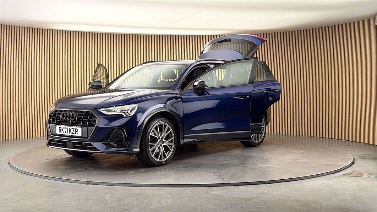 More views of Audi Q3