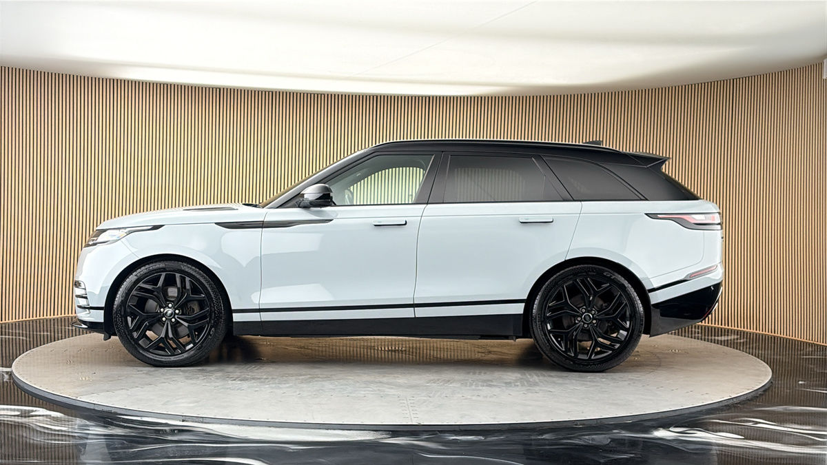 Land Rover Range Rover Velar Image 15