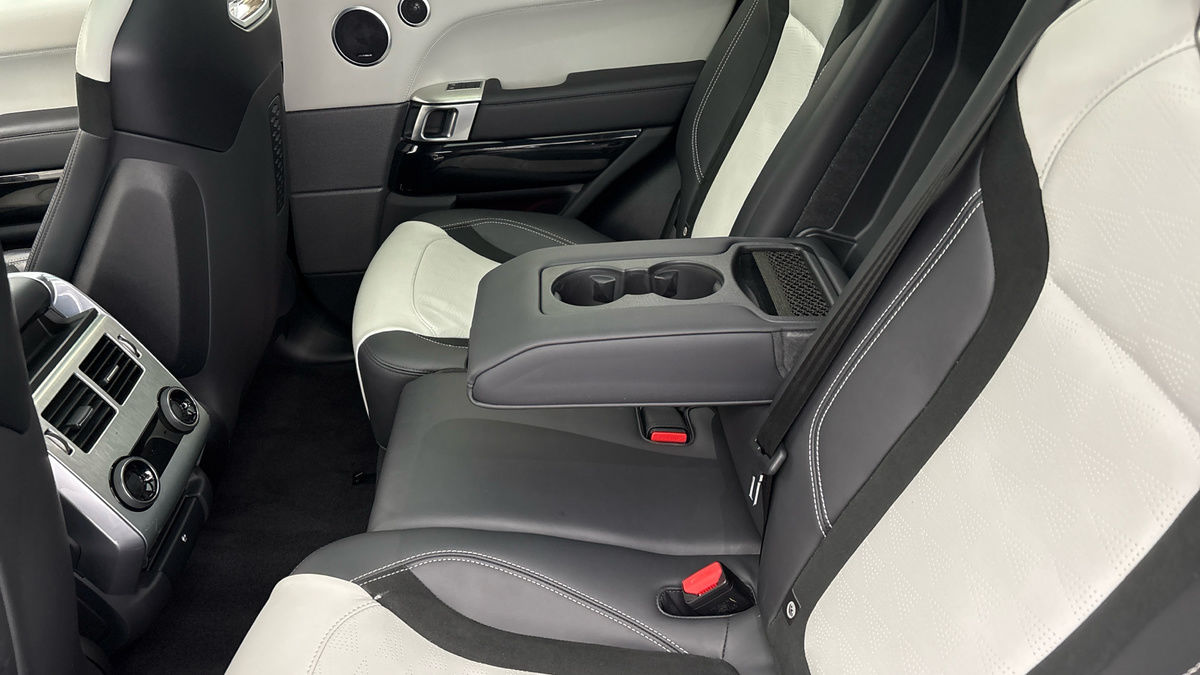 Land Rover Range Rover Sport Image 9