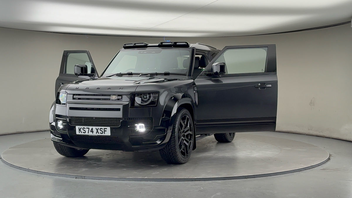 More views of Land Rover Defender 90