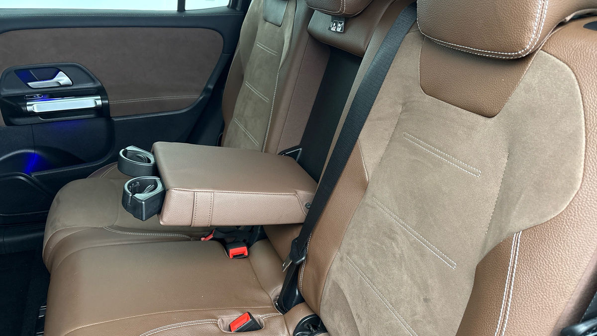 Mercedes-Benz GLB Image 9