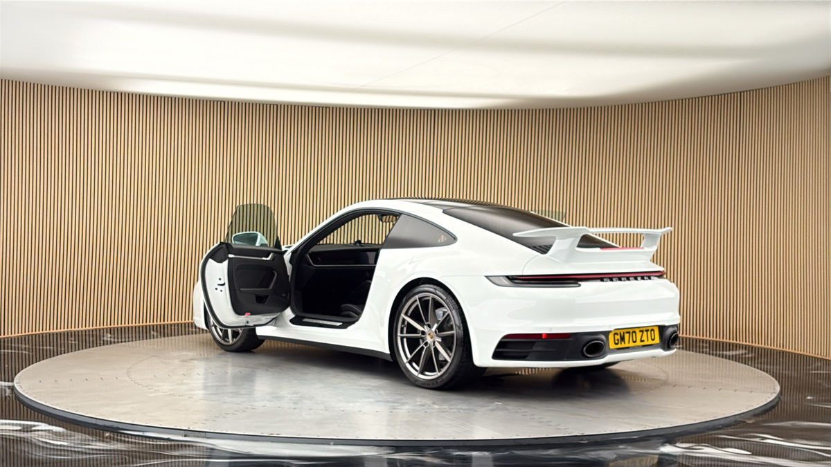 More views of Porsche 911