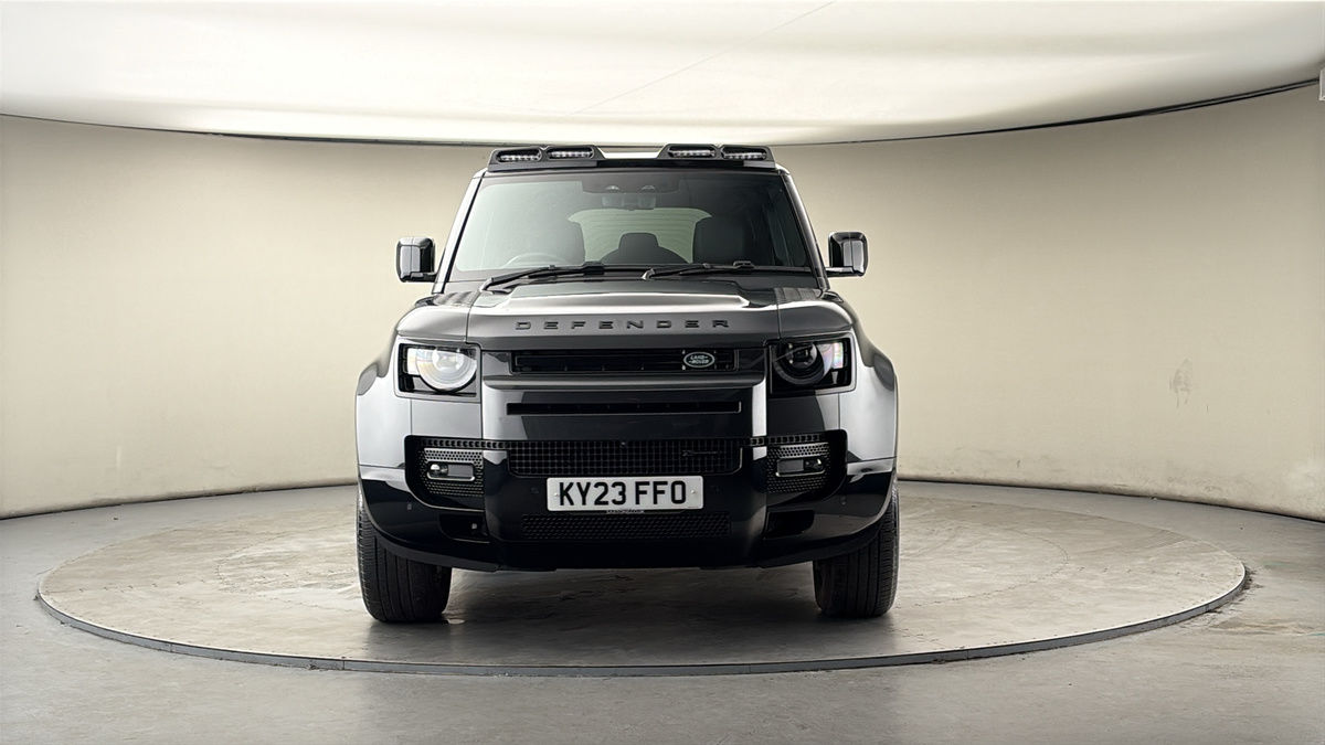 Land Rover Defender 110 Image 3