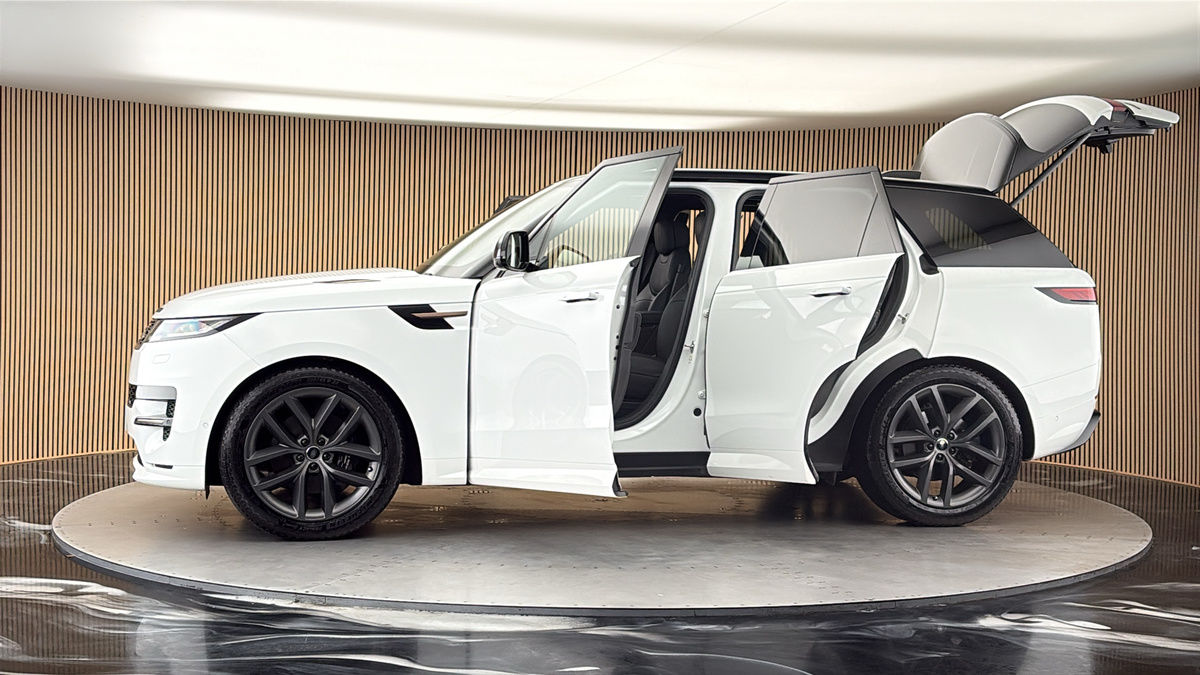 More views of Land Rover Range Rover Sport