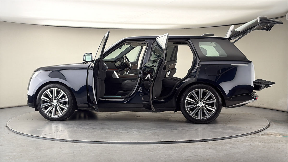 More views of Land Rover Range Rover