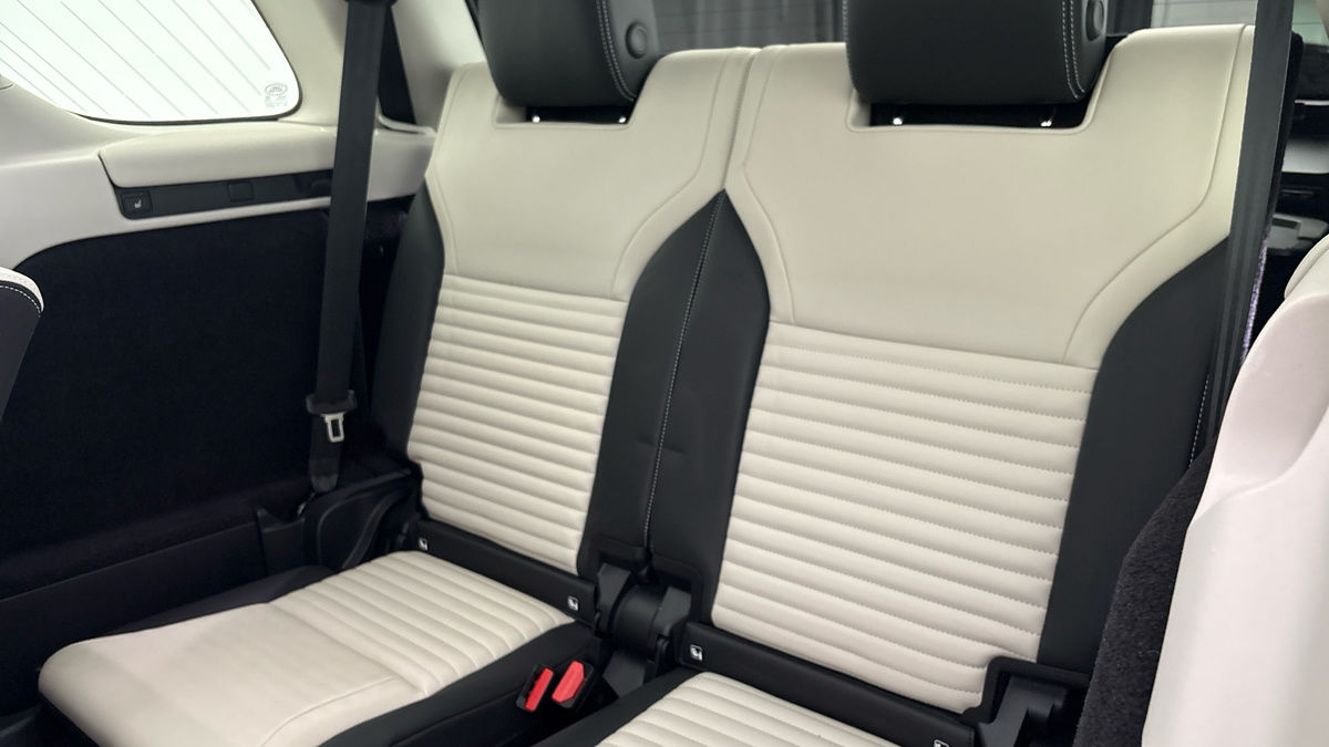 Land Rover Discovery Image 40