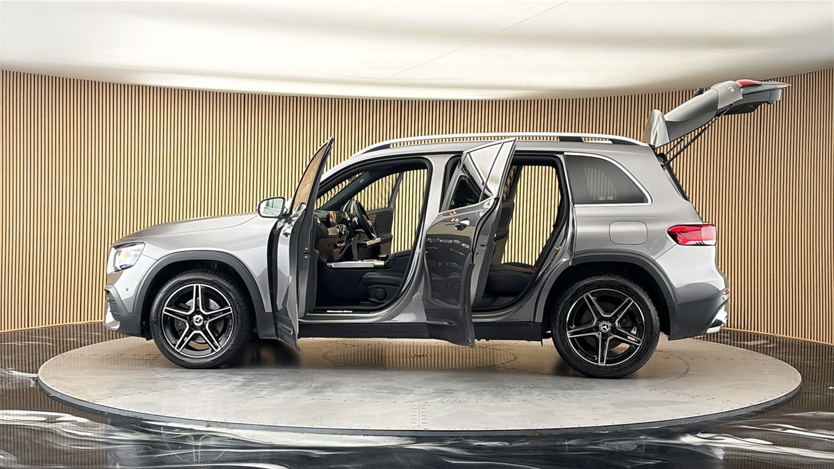 More views of Mercedes-Benz GLB
