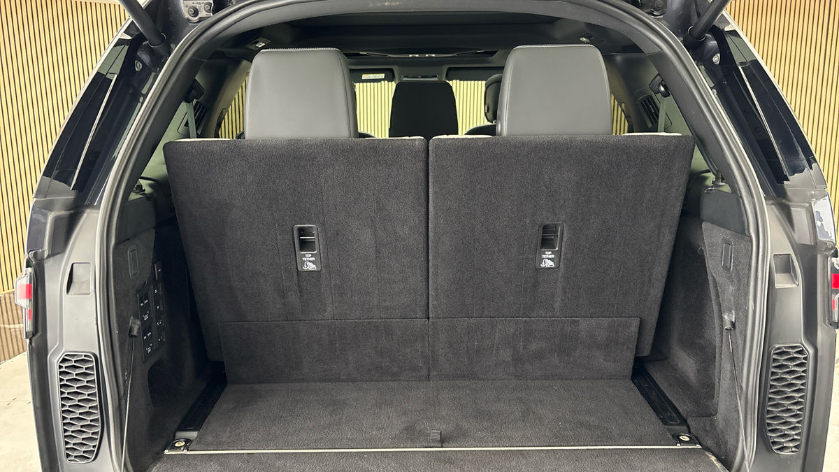 Land Rover Discovery Image 11
