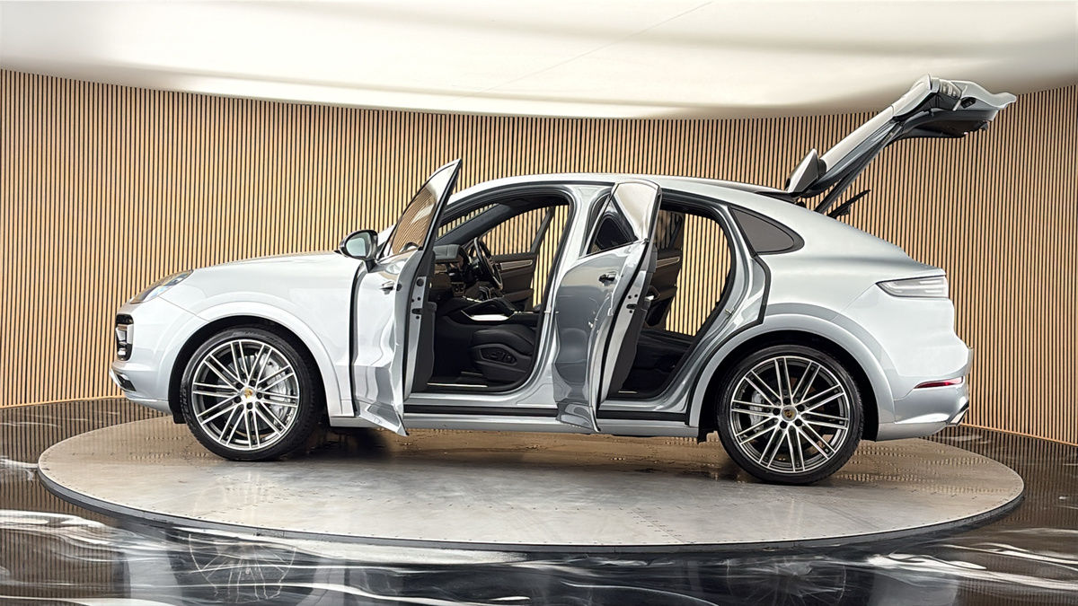 More views of Porsche Cayenne