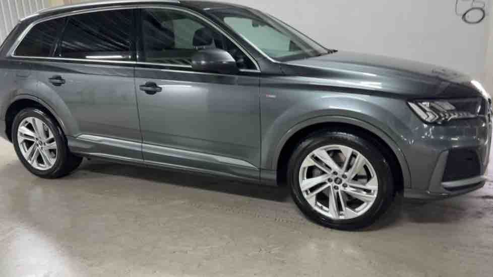 More views of Audi Q7