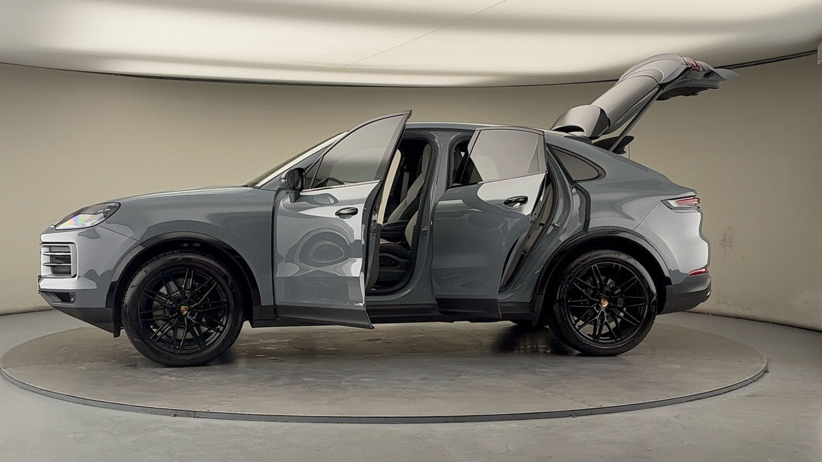 More views of Porsche Cayenne