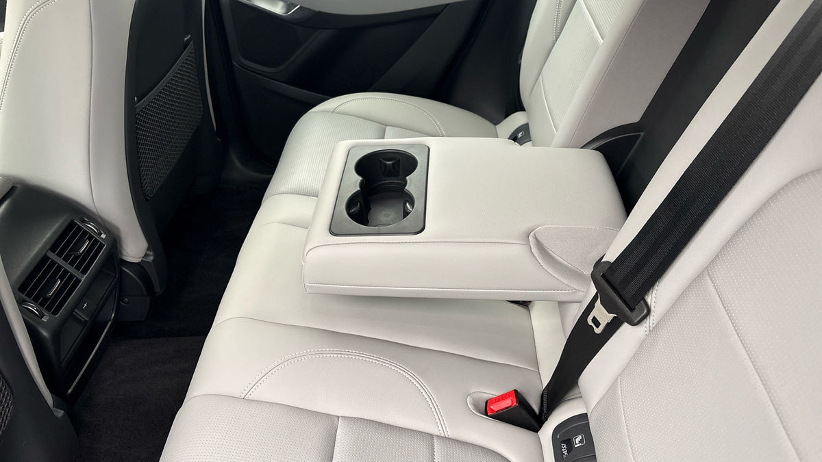 Jaguar E-PACE Image 9