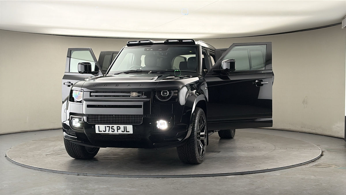 More views of Land Rover Defender 110