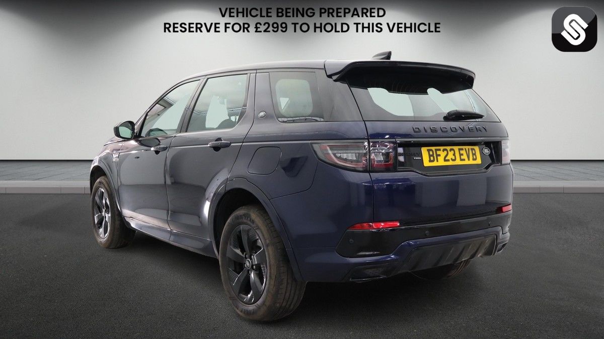 Land Rover Discovery Sport Image 3