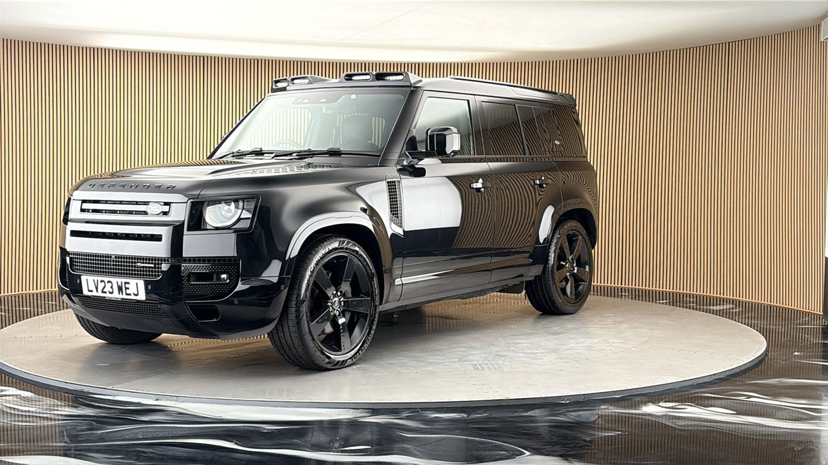 More views of Land Rover Defender 110