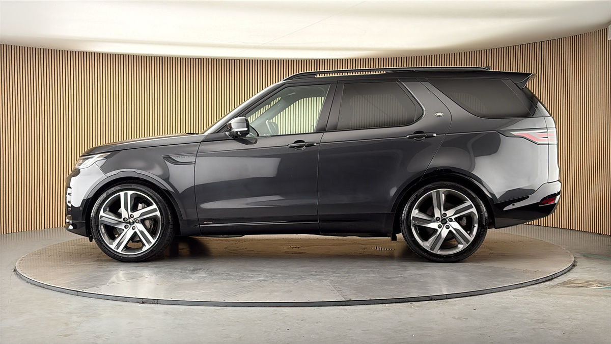 More views of Land Rover Discovery