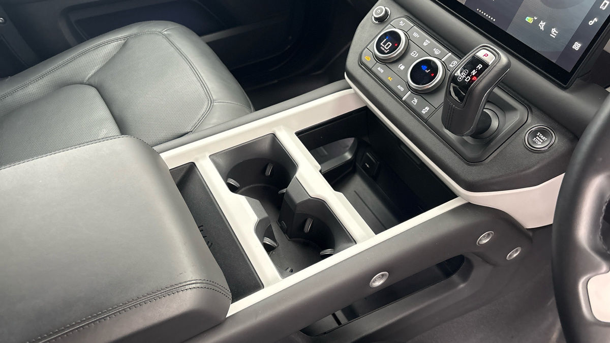 Land Rover Defender 90 Image 18