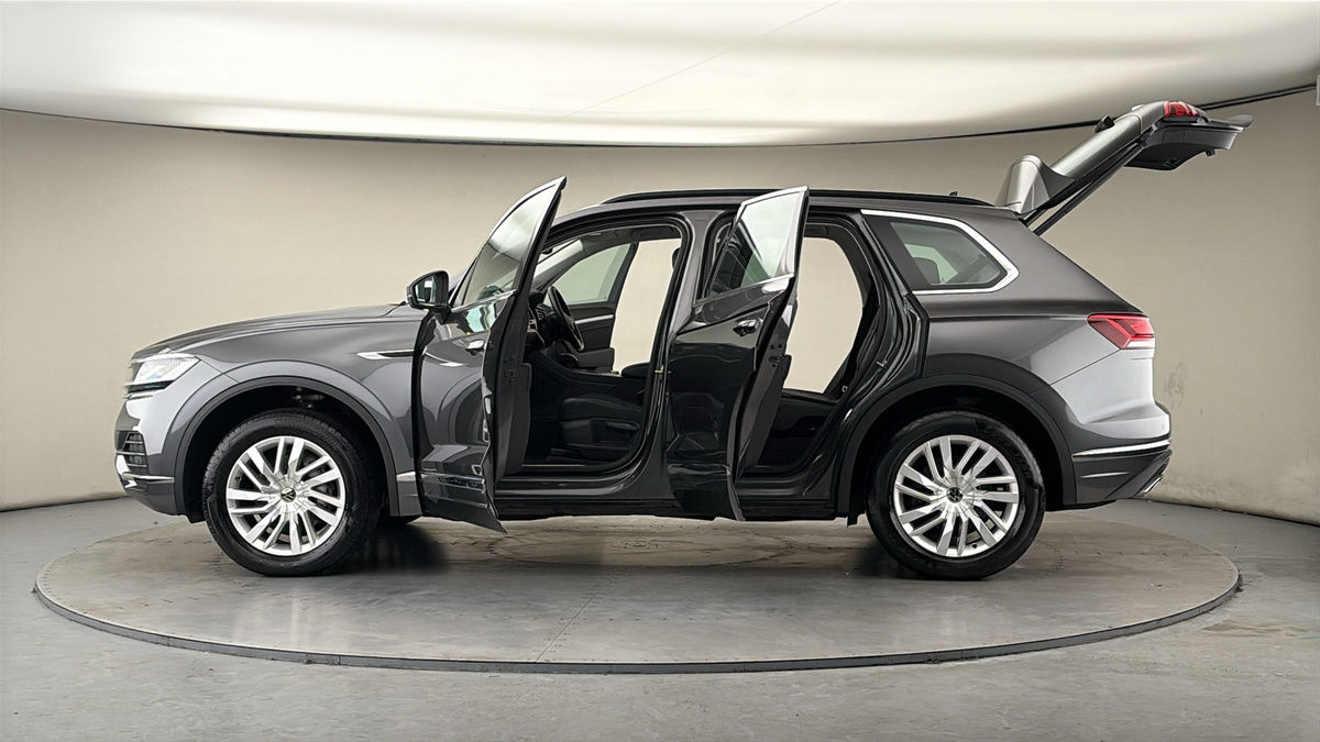 More views of Volkswagen Touareg