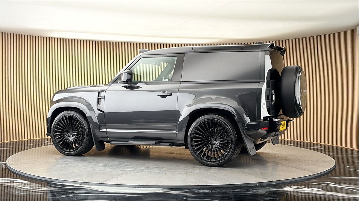More views of Land Rover Defender 90