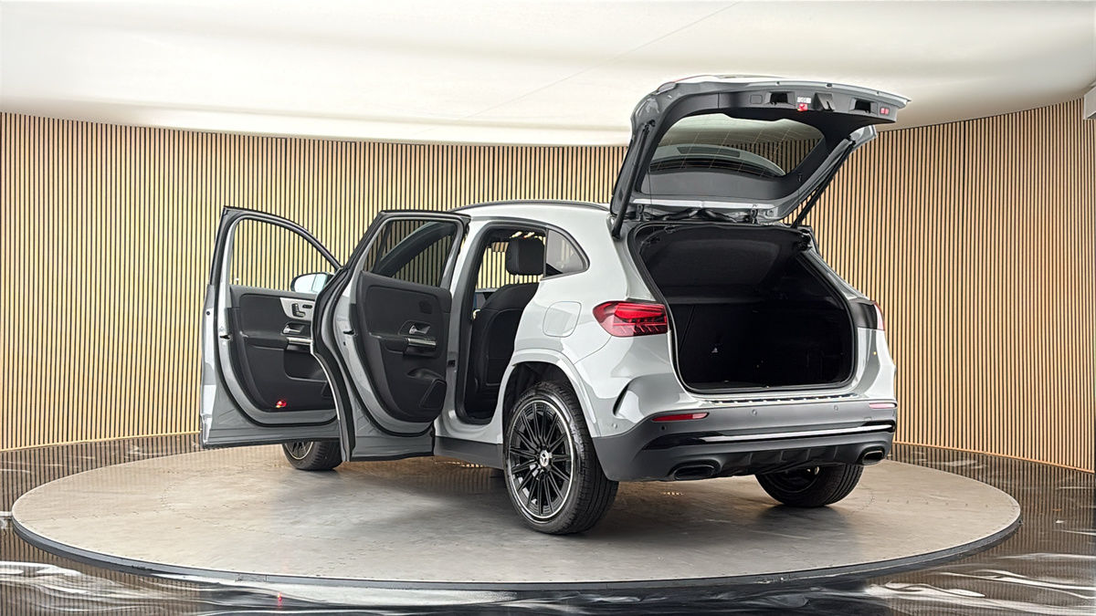 Mercedes-Benz GLA Image 23