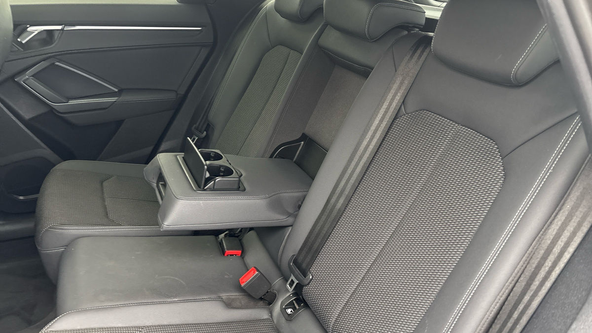 Audi Q3 Image 9
