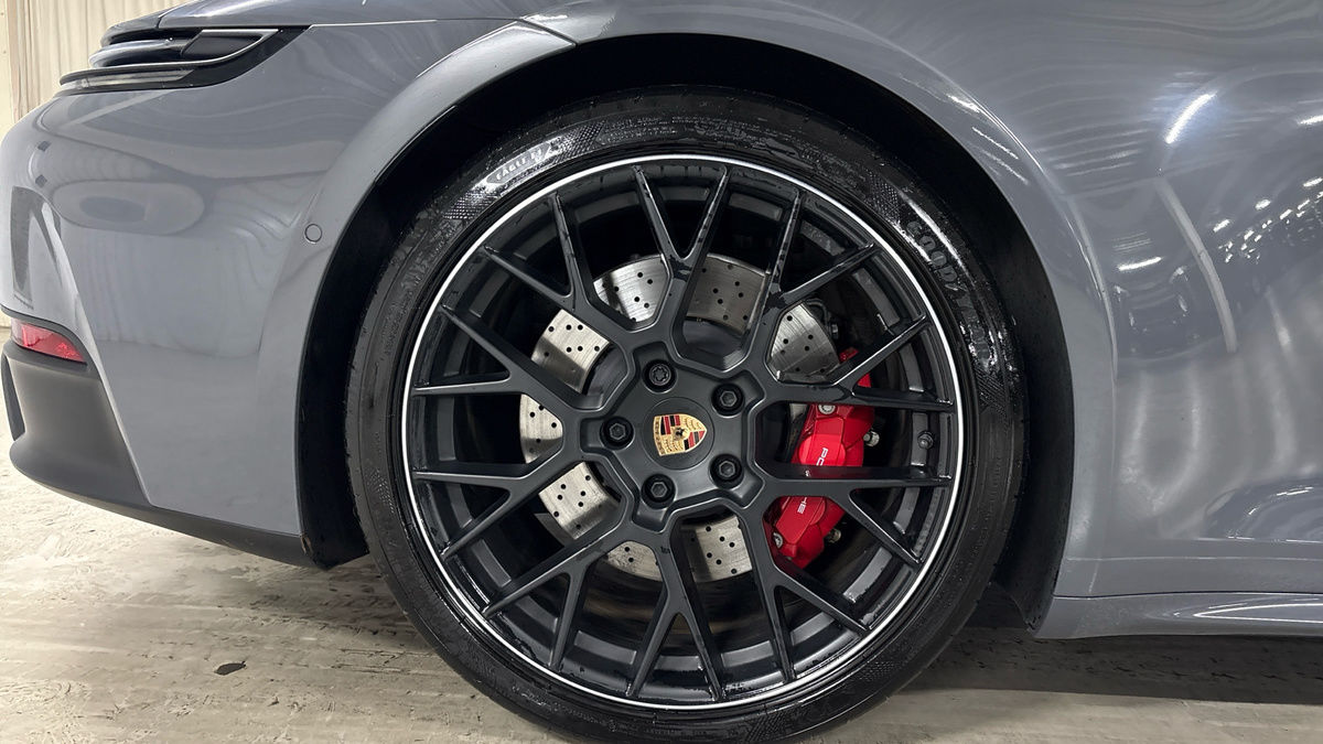 Porsche 911 Image 10