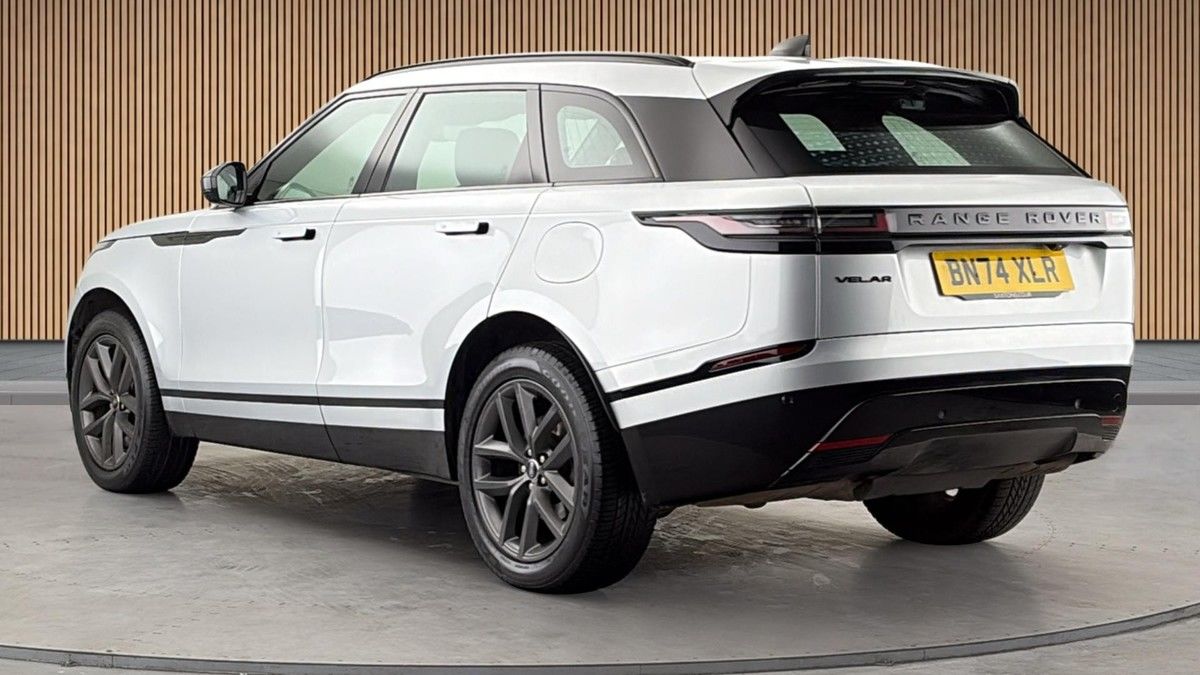 Land Rover Range Rover Velar Image 2