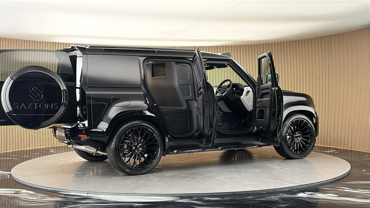 More views of Land Rover Defender 110