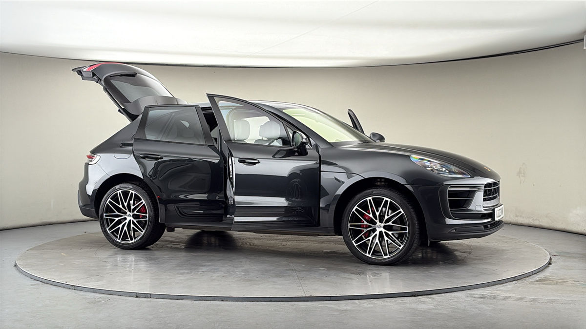 More views of Porsche Macan