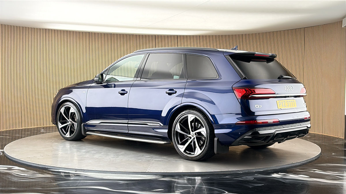 More views of Audi Q7