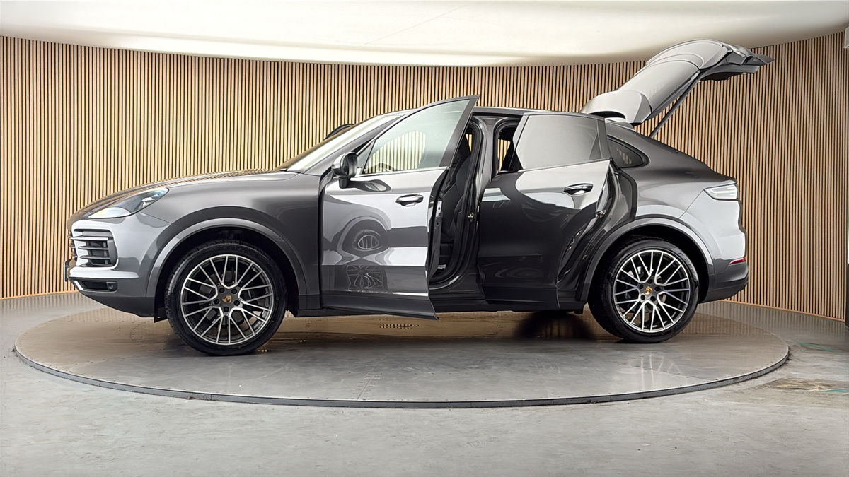 More views of Porsche Cayenne