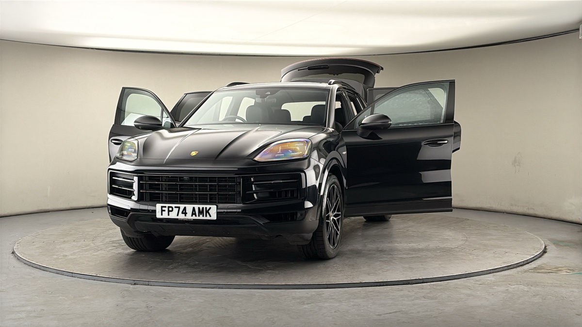 More views of Porsche Cayenne