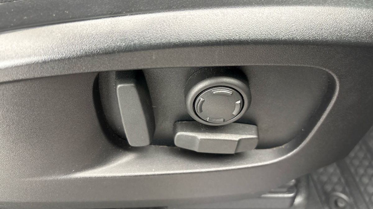 Land Rover Defender 90 Image 27