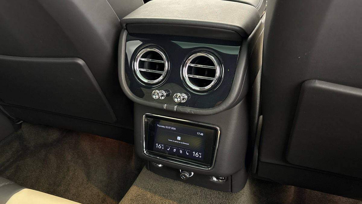 Bentley Bentayga Image 27