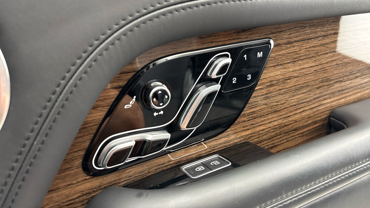 Land Rover Range Rover Image 25