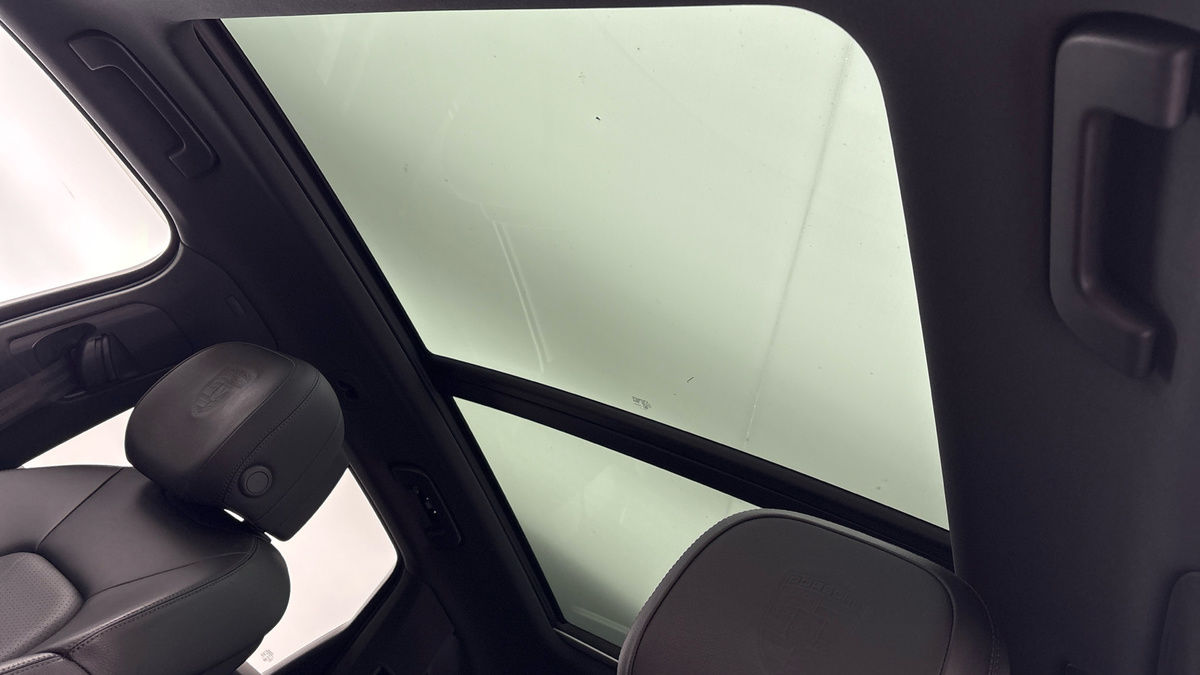 Porsche Cayenne Image 6