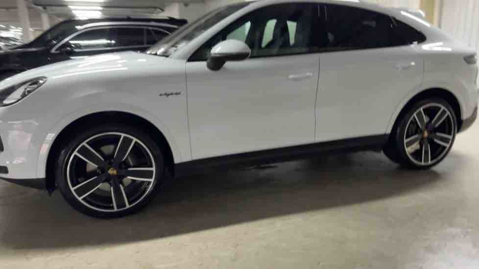 More views of Porsche Cayenne