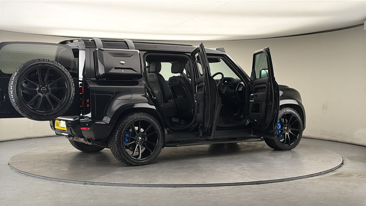 More views of Land Rover Defender 110