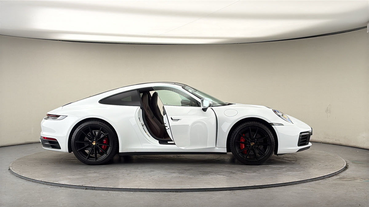 More views of Porsche 911