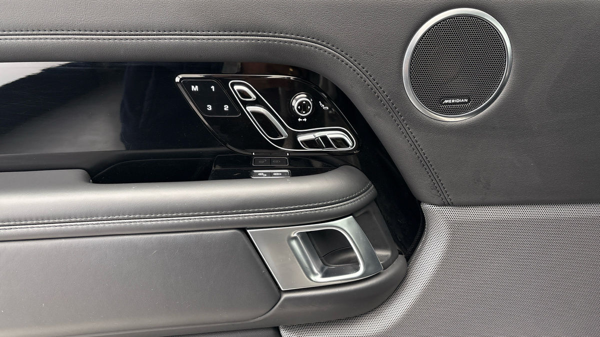 Land Rover Range Rover Image 19